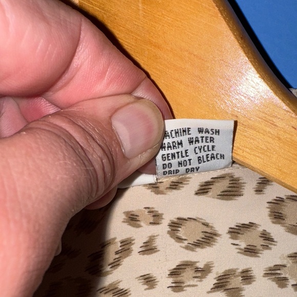 🐆🐆🐆Alfred Dunner Tan Leopard Print Blouse - Picture 3 of 12